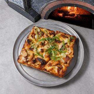 Garlic Chicken & White Truffle Pie